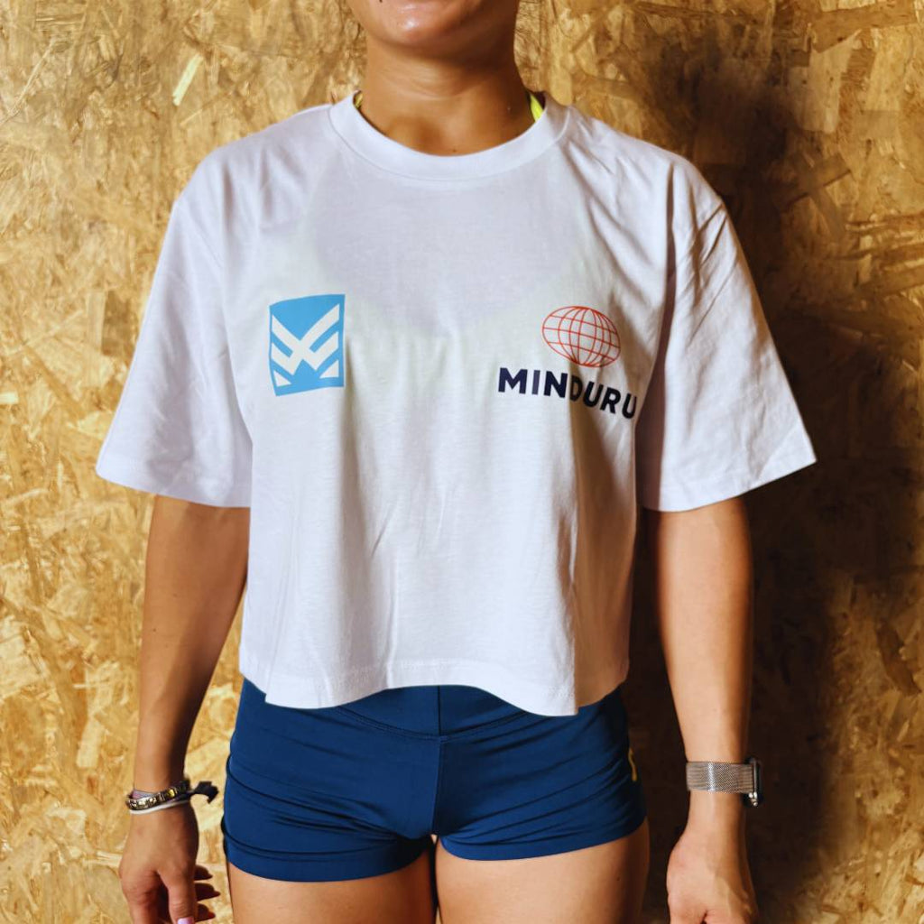 Camiseta oversize crop MNDU 2000s