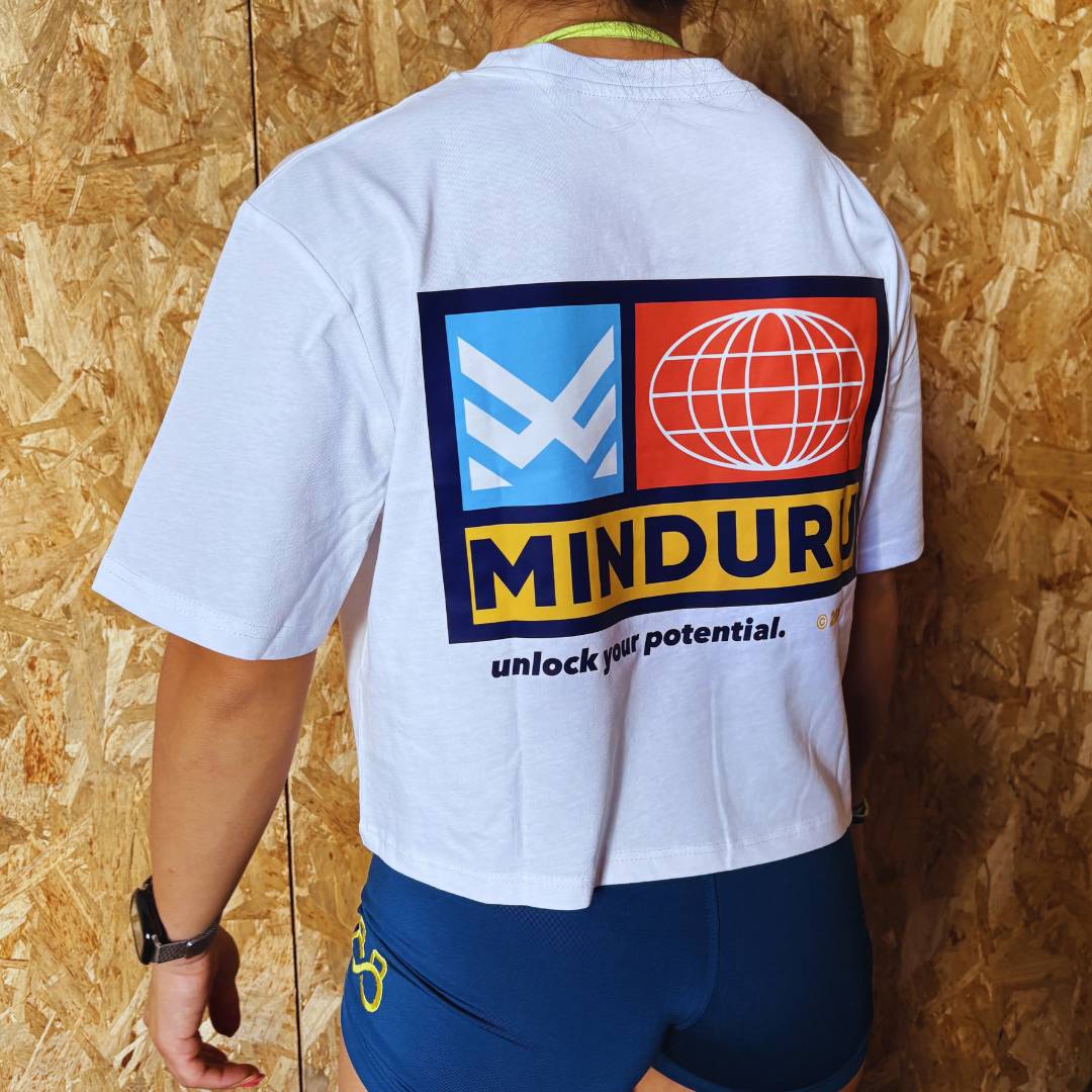 Camiseta oversize crop MNDU 2000s