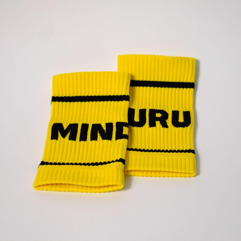 Muñequera tela flexible amarilla conjunto
